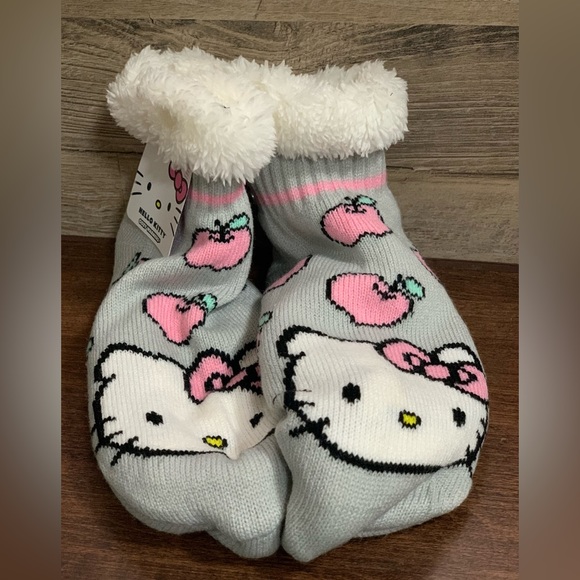 Hello Kitty Cozy Warmers Socks GREY and PINK - NEW - Picture 2 of 6